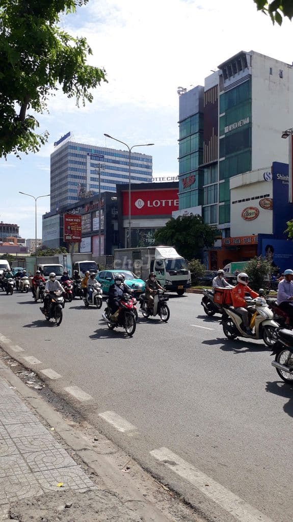 Bán tòa nhà Văn Phòng mặt tiền đường Cộng Hòa, 12 x 25. Hầm, 6 tầng.