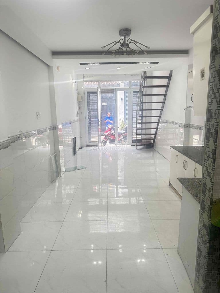 HẼM Ô TÔ, 2 MẶT HẼM TRƯỚC SAU, THỐNG NHẤT, GIÁ NHỈNH 4 ĐỒNG - Ảnh 2
