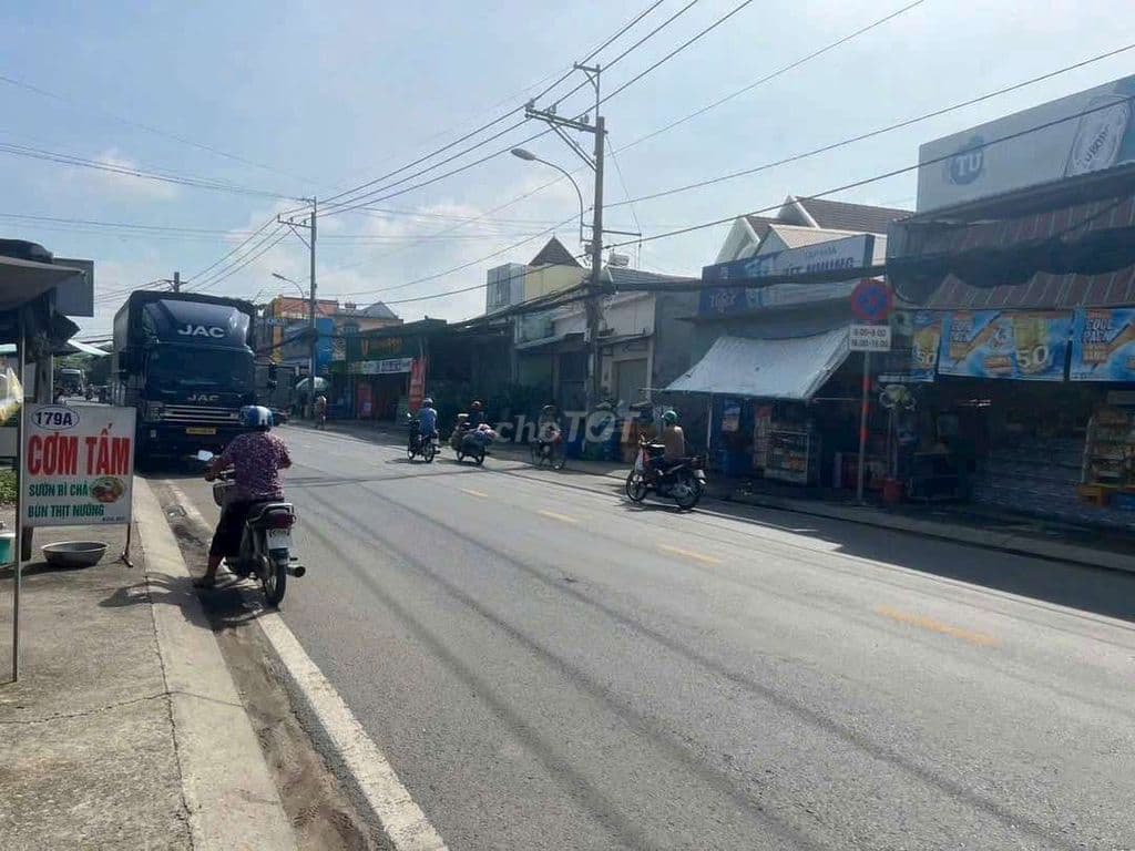 Nhà bán Mặt tiền Tỉnh lộ 15 xã Tân Thạnh Đông cũ. Cách HM 3km Giá Ngộp