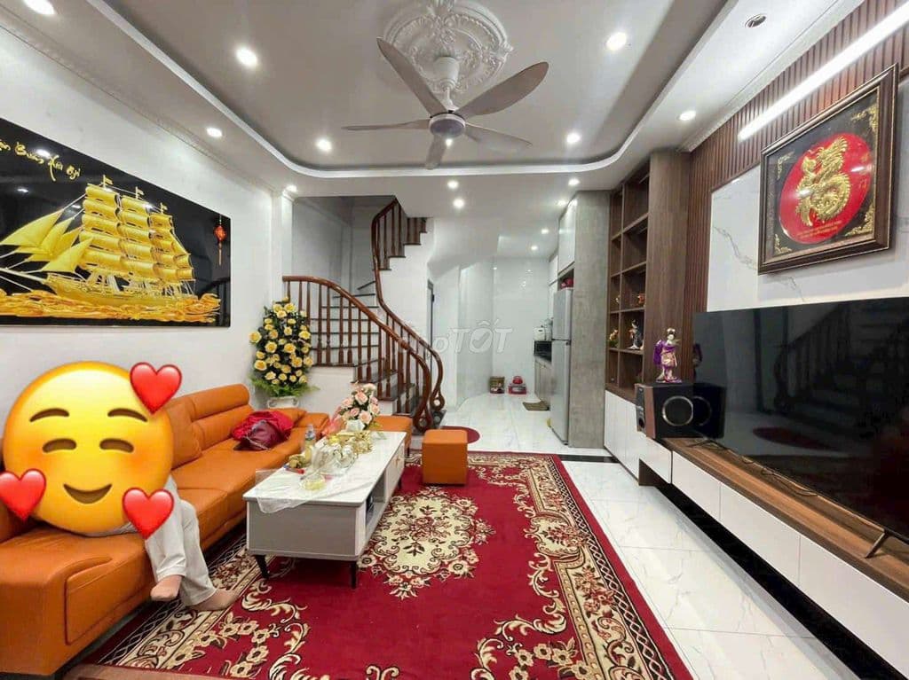 Hiếm! Nhà Phố Trạm Long Biên 4 tầng – 30m² – giá chỉ 6.1 tỷ