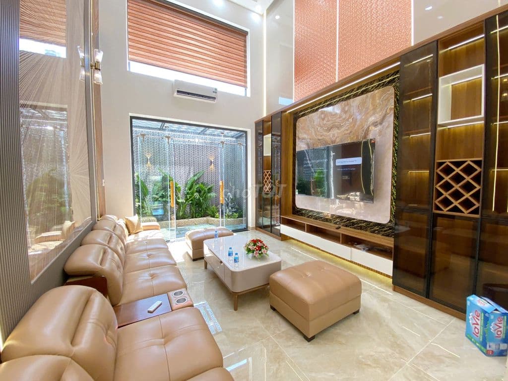 Nhà mới có thang máy 5 tấm full nội thất 4x20m. Hẻm 10m Lê Trọng Tấn. - Ảnh 2