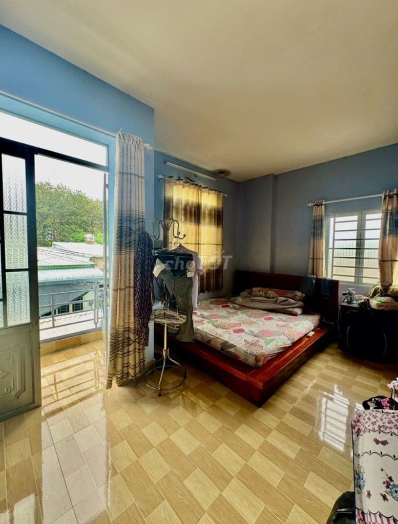 Chỉ 1 tỷ có nhà 2 tầng Lê Minh Nhựt, 120m2 Sổ hồng riêng, 3PN, 2WC. - Ảnh 3