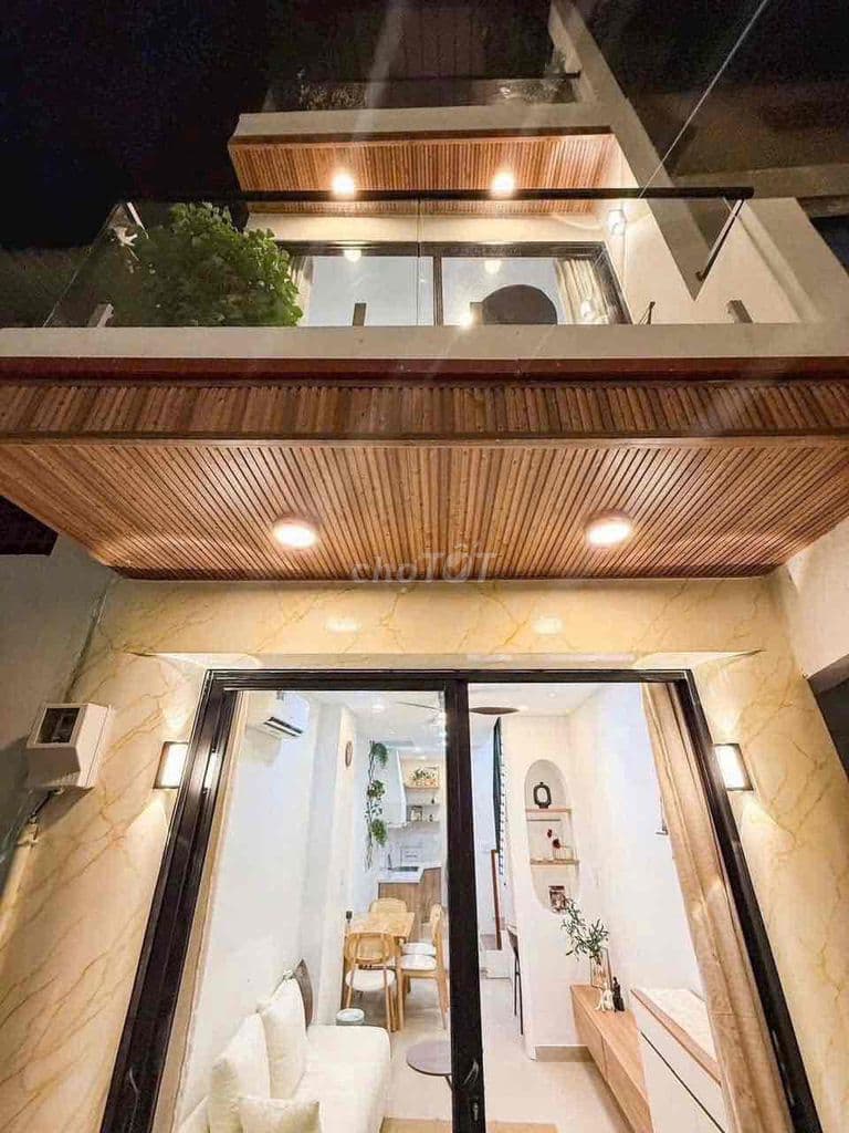 BÁN NHÀ ĐẸP SÁT MẶT TIỀN PHAN VĂN TRỊ QUẬN 5. GIÁ: 7.1 TỶ TL