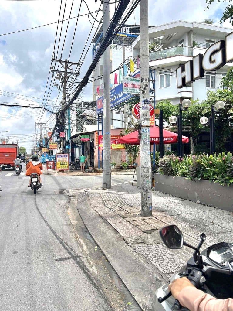 Lô đất 4m x 25m mặt tiền đường Hiệp Thành giá chỉ hơn 6 tỷ