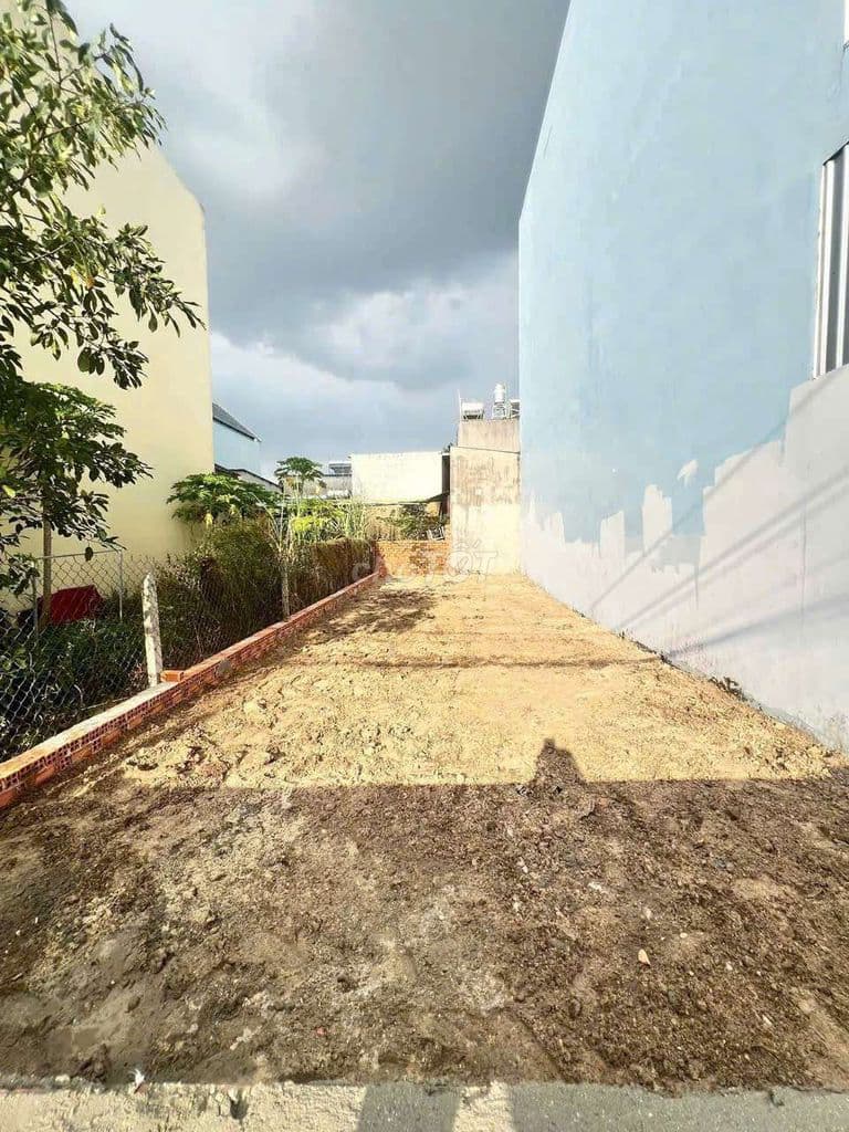 Đất thổ cư 5.2x17m, hẻm thông xe hơi gần ngã Tư Giếng Nước_Hóc Môn