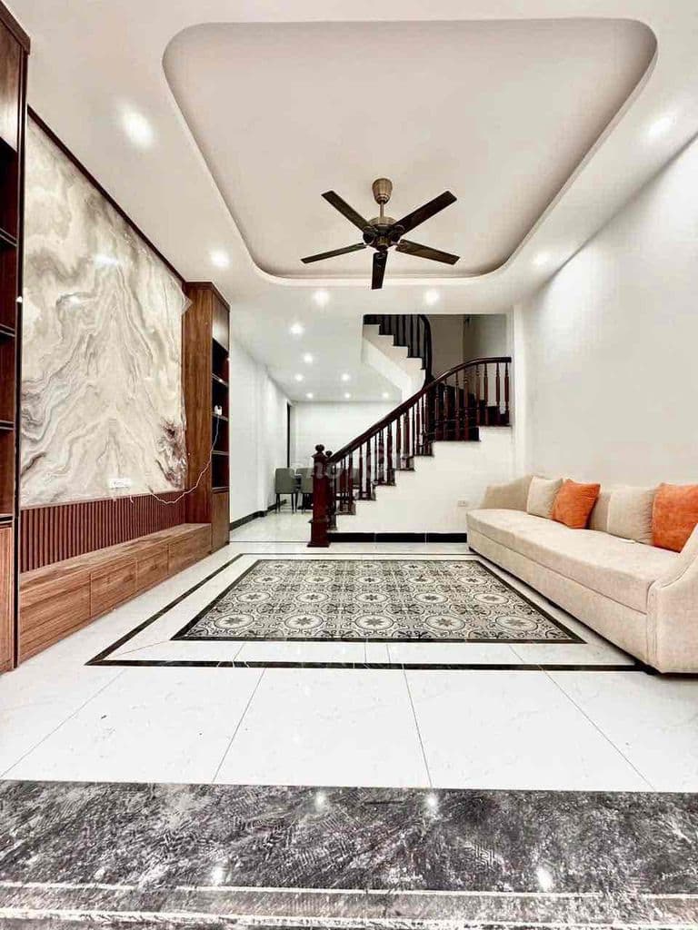 Bán Gấp Nhà 48m2 Ô Tô Chạy Thông, Giá 3 tỷ150 còn giảm.