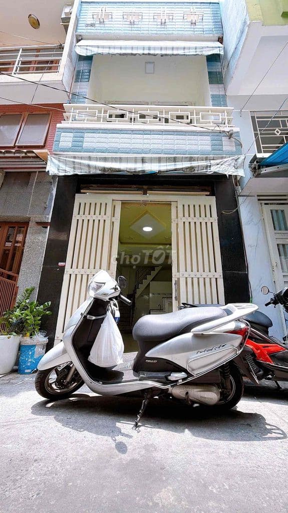 3t750-BÁN NHÀ Q4 – KDC HH • Vị trí: Hẻm Vĩnh Khánh, P.9, Quận 4