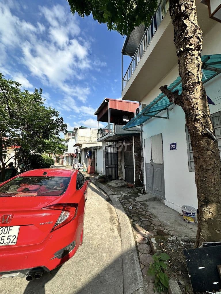 Nhà đẹp nguyên căn Nguyễn Văn Cừ - 2.5 tầng ô tô đỗ cửa - Ảnh 2