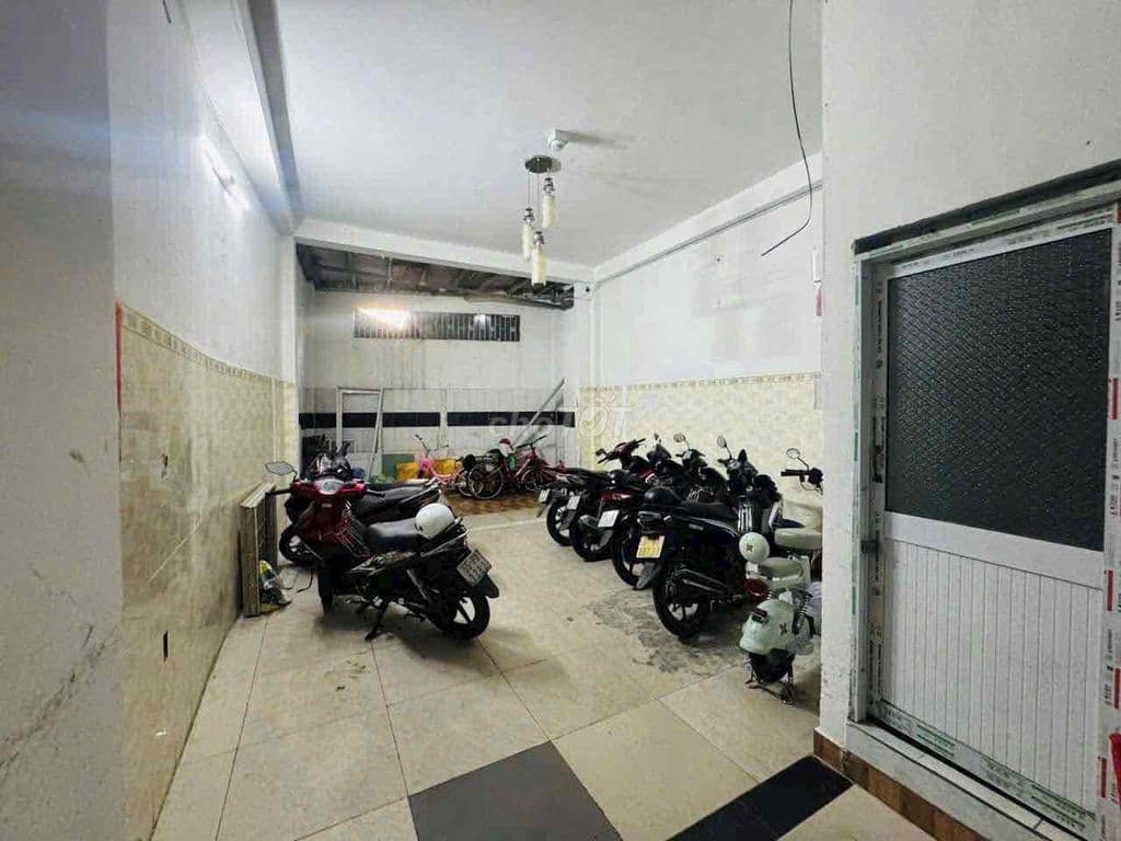 Bán Nhà Mặt Tiền - Đang Cho Thuê Khoán CHDV ( DT 4,5 x 17 ) - Ảnh 2