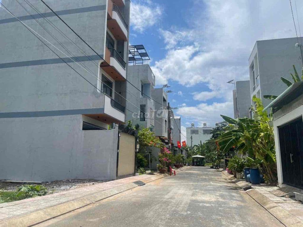 CẦN TIỀN BÁN ĐẤT GẦN ĐƯỜNG LÒ LU NGAY TRUNG TÂM QUẬN 9 - Ảnh 2