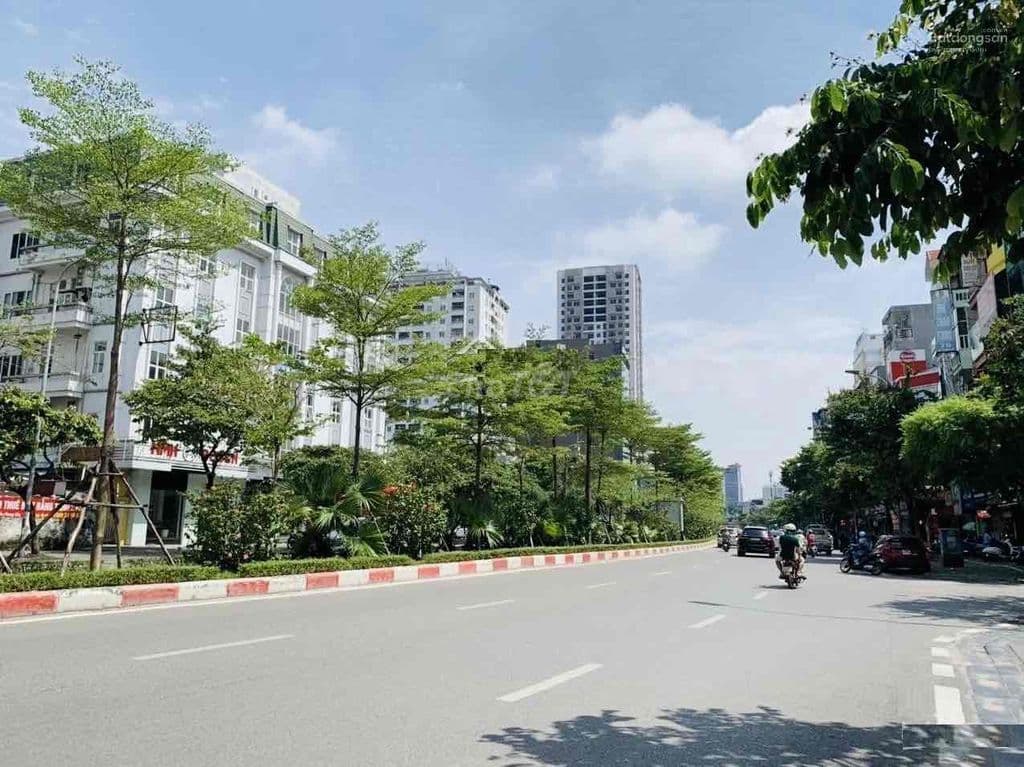 Bán Khách Sạn Đắc Địa Mặt tiền Hoàng Việt - Quận 7