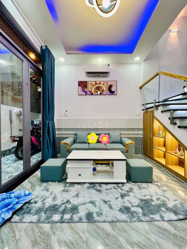 Nhà xinh ngay quảng trung có 3phòng ngủ ngày trung tâm gò vấp