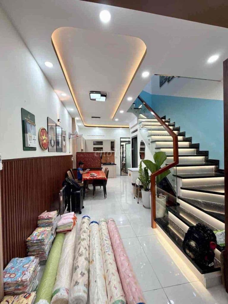 NHÀ ĐẸP GIA CHỦ ĐANG Ở - XÂY DỰNG CỰC KỲ KIÊN CỐ - Ảnh 2