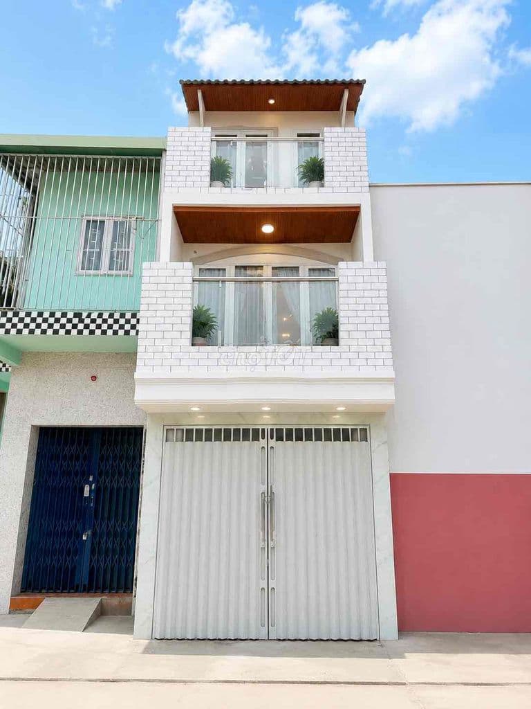 BÁN NHÀ QUẬN 6, PHƯỜNG 8, ĐƯỜNG VĂN THÂN, 3PN, 3 LẦU, SHR 9 CHỦ, KO QH