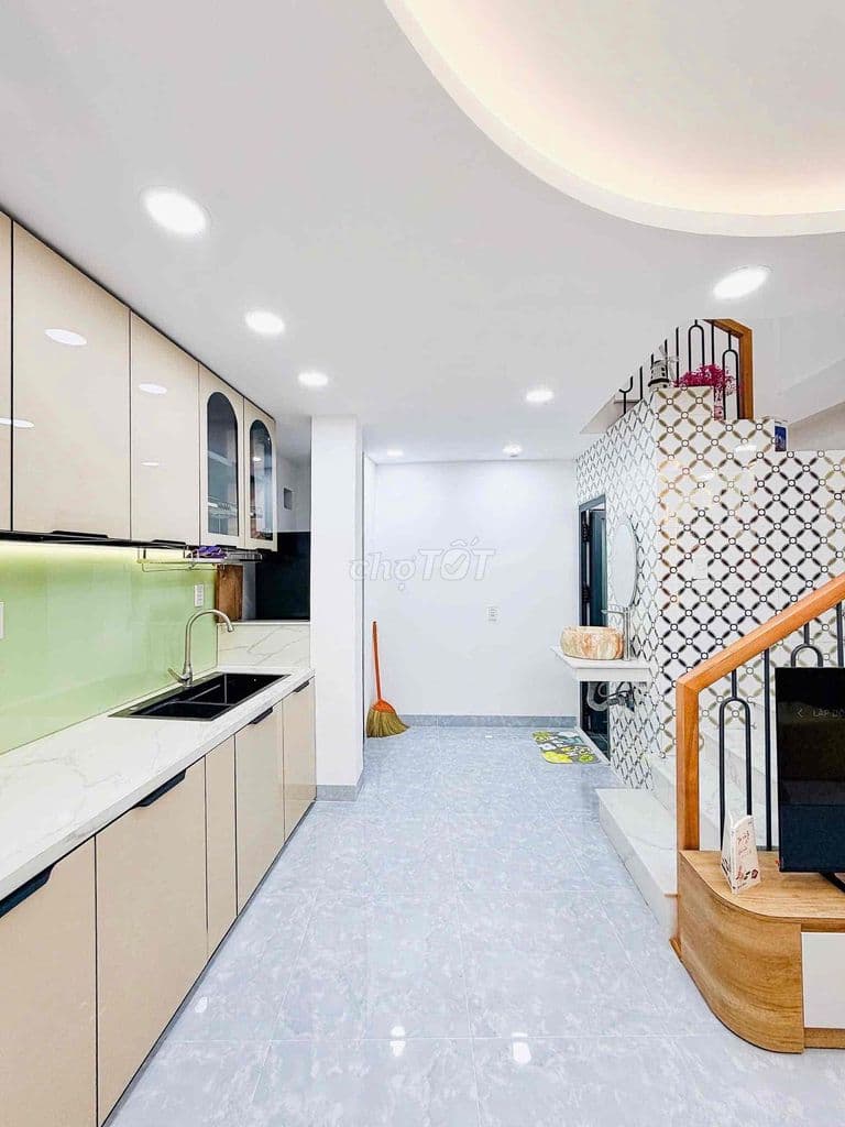 Chính chủ Bán nhà 4 tầng lầu bạch đằng P15 BT - Ảnh 3