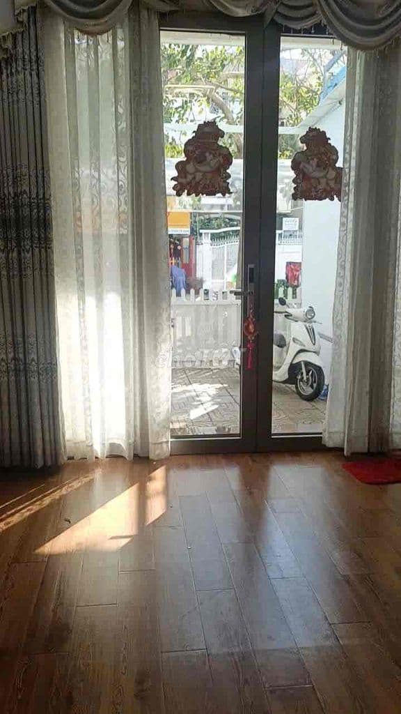 Bán shophoue tầng trêt 110m 7,9ty