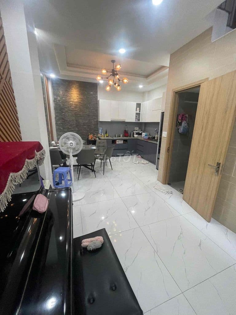 Nhà xây tâm huyết - Quang trung - Đường thông - không dính đường bay