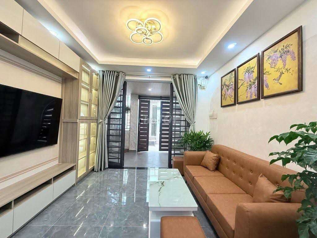 Bán nhà, 46m2, nhỉnh 6 tỷ, gần mặt tiền,Có PN trệt, Lê Quang Định