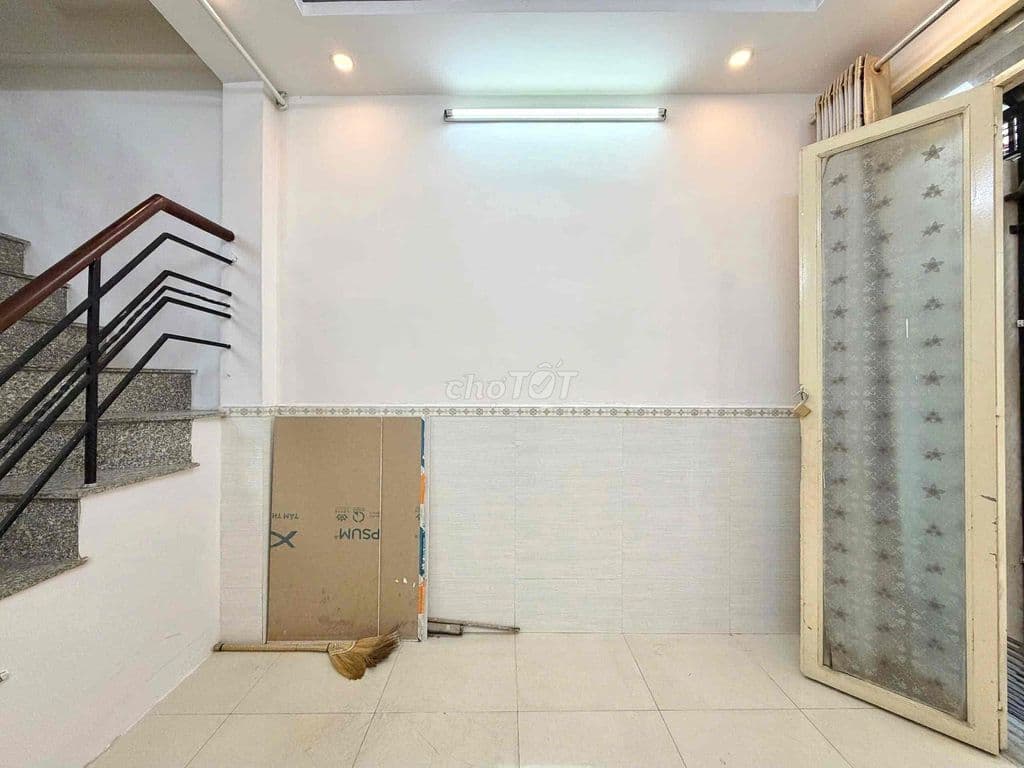 nhà sát hẻm xe hơi gần mặt tiền trung tâm Phú Nhuận - Ảnh 2