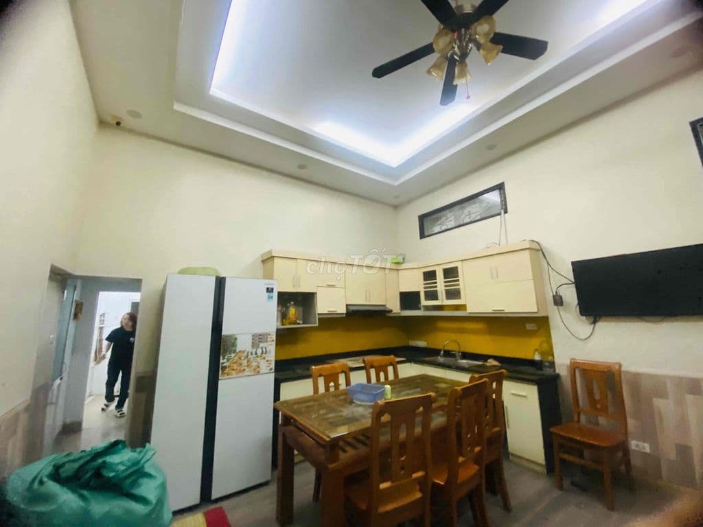 Bán nhà ngõ 50m2, lô góc 3 tầng 460 Phố Thuỵ Khuê