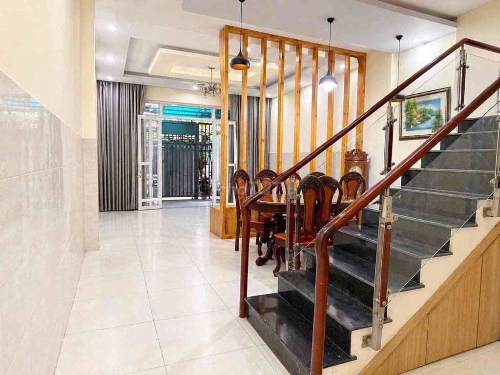 NHÀ KẾ BÊN GIGAMALL, 2 TẦNG ( 100m2 ) 3 PN, NGANG 5M - Giá 9 Tỷ Nhĩnh