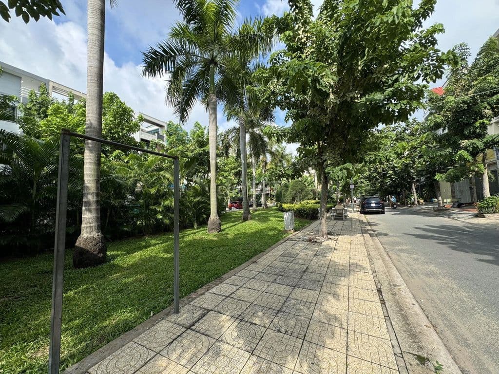 Nhà 69/15A Đặng Thùy Trâm, DT4,5X20M,công viên trước nhà,Trệt 2 Lầu ST - Ảnh 2