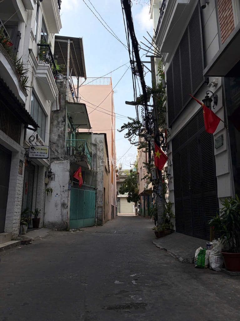 Hẻm xe hơi Huỳnh Văn Bánh vị trí đẹp - Nhà full 5 tầng