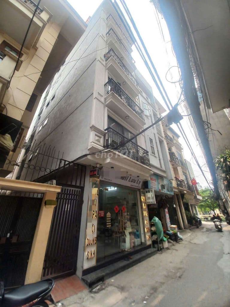 Tôi cần bán nhà 7tầng thang máy full nội thất, mặt phố Cự Lộc