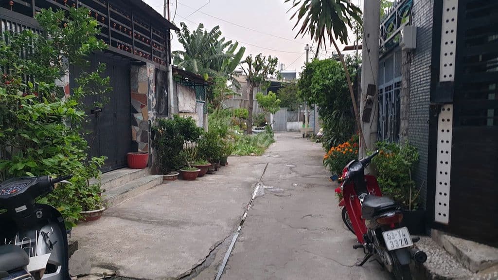 Nhà DT 6.2m*12m, 2 lầu, sổ hồng riêng, gần ngã 3 chợ Bùi Môn - Hóc Môn - Ảnh 3