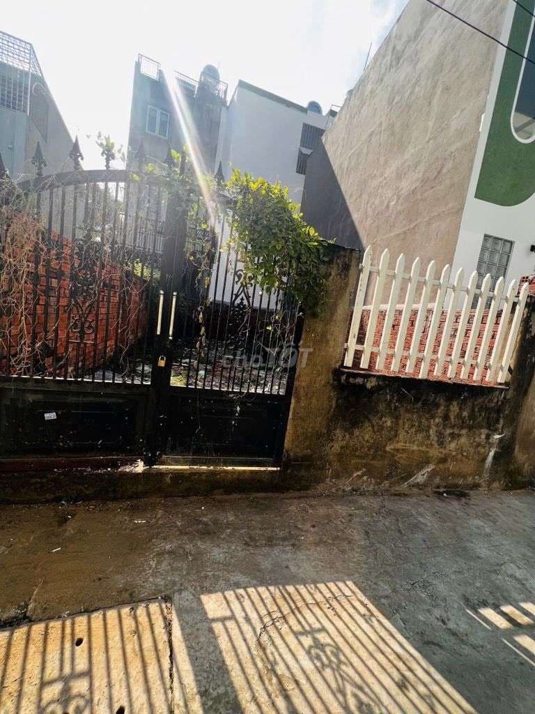 HIẾM - LÔ ĐẤT GIÁ RẺ NGAY TRUNG TÂM NGUYỄN THỊ ĐỊNH Q2 - 5x12M VUÔNG