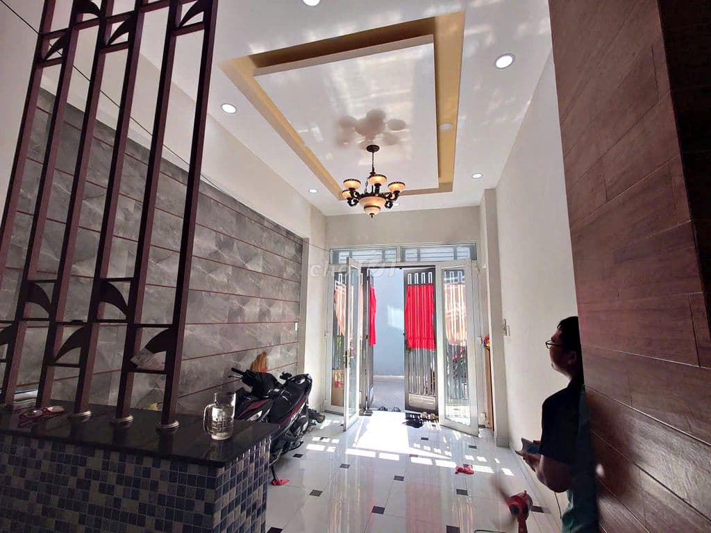 NHÀ 4 TẦNG LẠC LONG QUÂN HẺM 5M - Ảnh 2