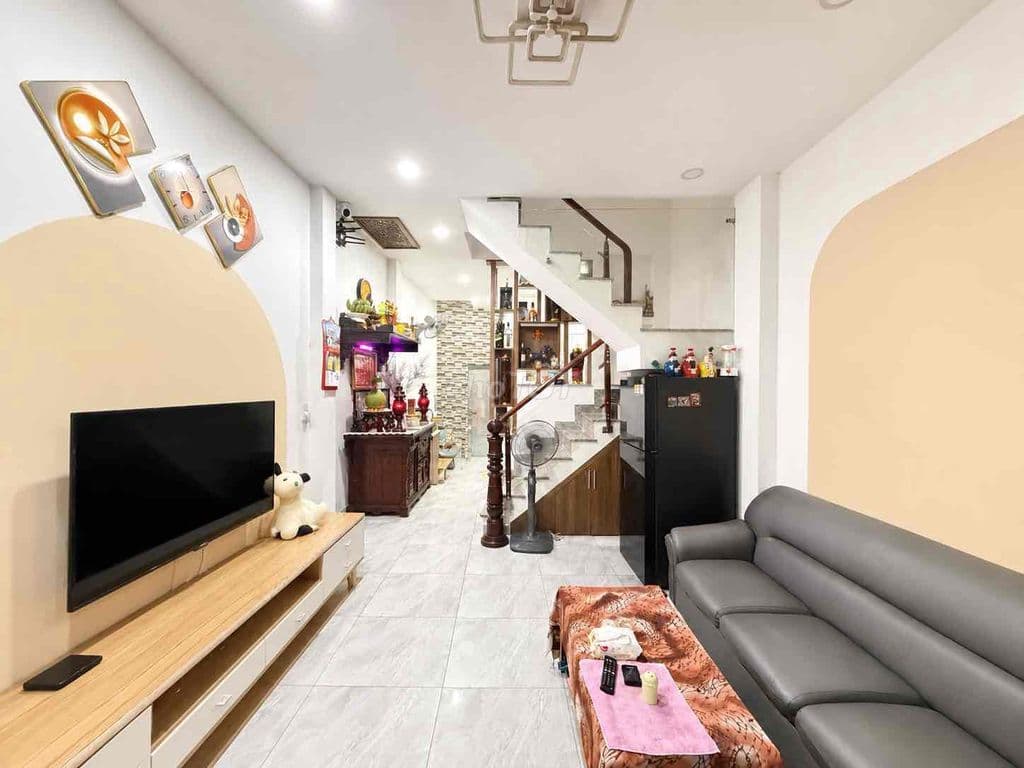 NHỈNH NHẸ 4 TỶ, Vài bước lên Ô Tô, DTSD 70m, Ngay CV Làng Hoa - Ảnh 2