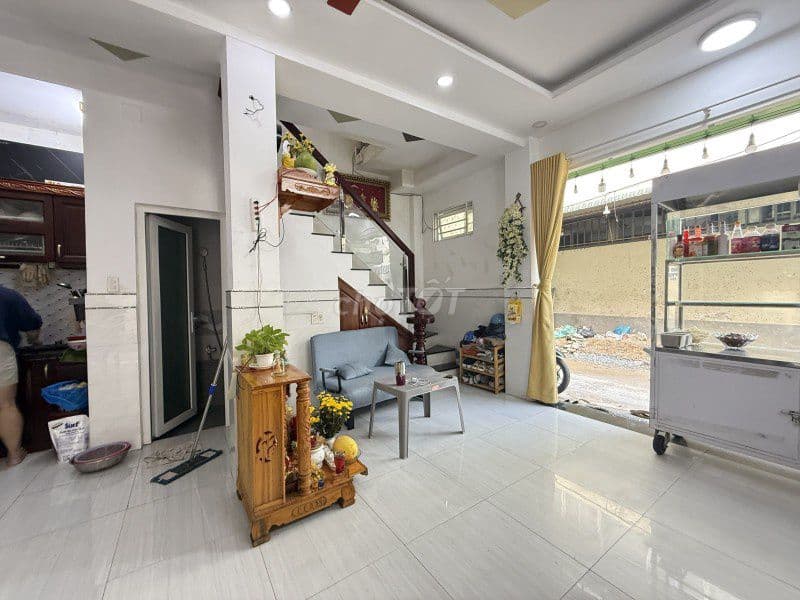 Nhà căn góc xe hơi đỗ cửa DT 42m2 tại Nguyễn Văn Lượng. Giá chỉ 5.9 Tỷ - Ảnh 2