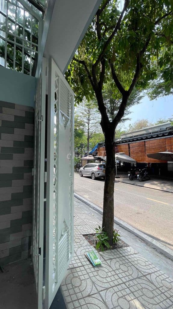 KHU ĐẸP CĂN NHÀ DỰ ÁN NGAY SIÊU THỊ 5x18 có hầm