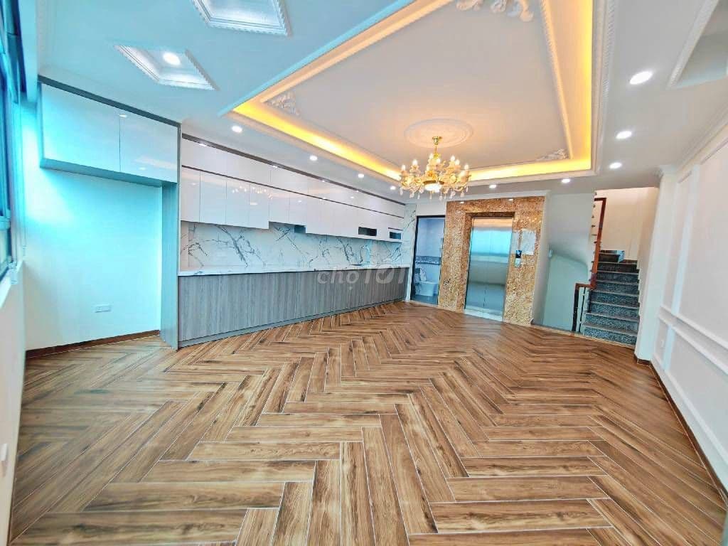 NHÀ MỚI -PHẠM VĂN ĐỒNG- CỔ NHUẾ -THANG MÁY - GARA Ô TÔ TRONG NHÀ - Ảnh 3