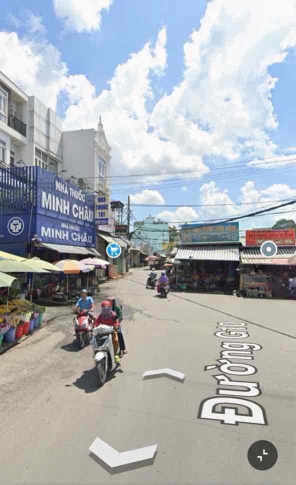 ngay chợ 4.5m x 20m thuận tiện kinh doanh