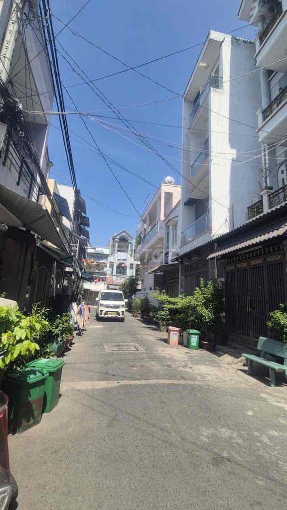 BÌNH TÂN-CHỈ HƠN 6Đ-NHÀ 2MT TRƯỚC SAU-HẺM 8M THÔNG-4x17M-2LẦU-4PN - Ảnh 2