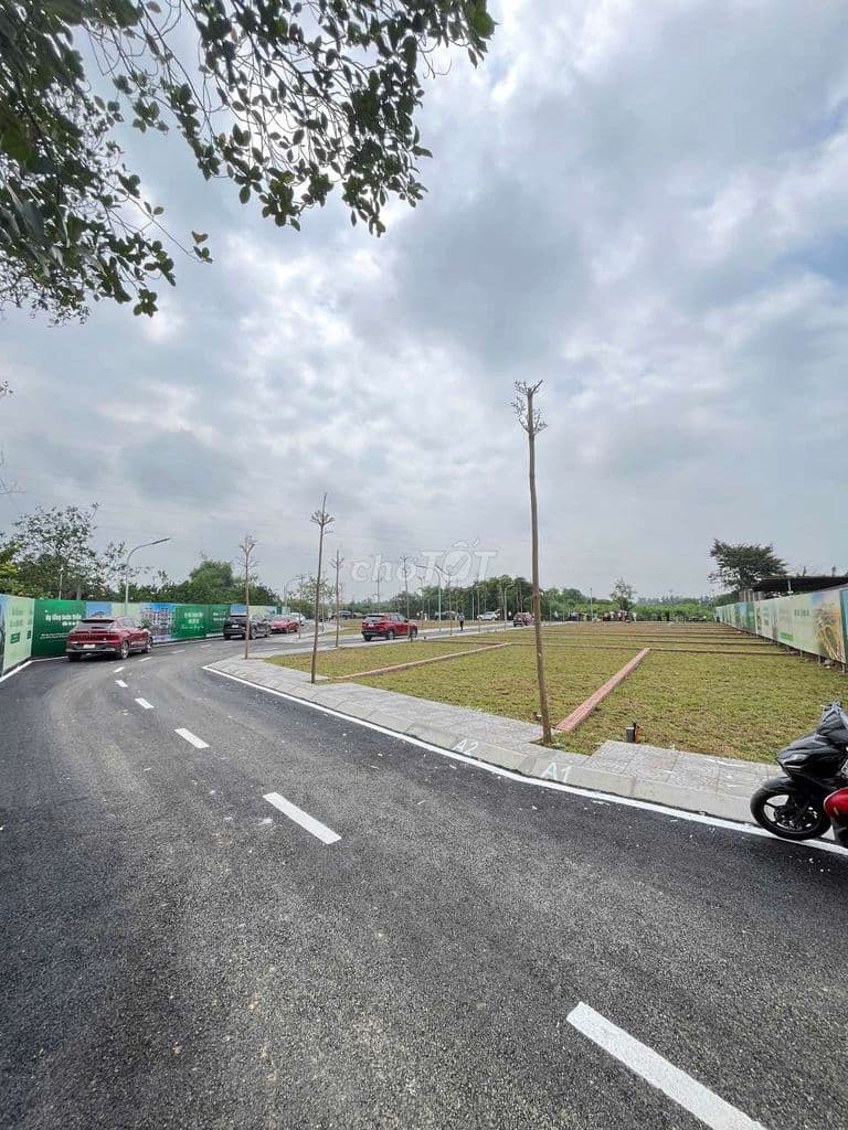 ĐẤT FO KHU CÔNG NGHỆ CAO HÒA LẠC 100, MT 5,6M, GIÁ 3,7 TỶ