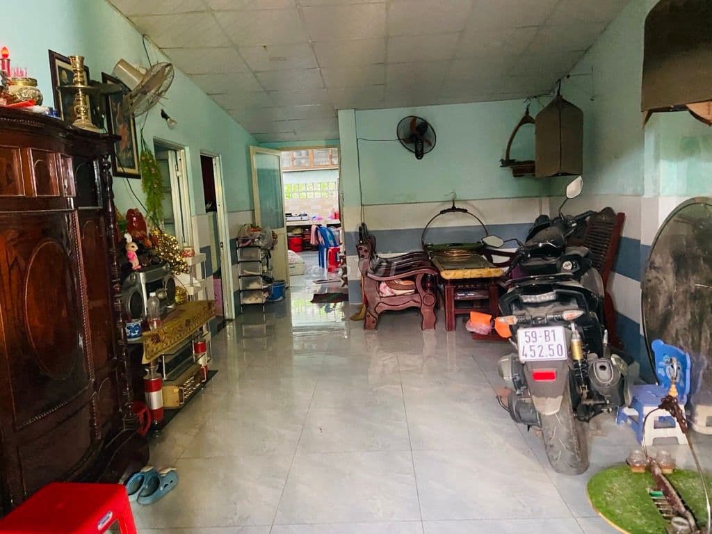 Bán nhà gần chợ Nguyễn Văn Quá, 120m2, hẻm xe hơi, 4.3 tỷ