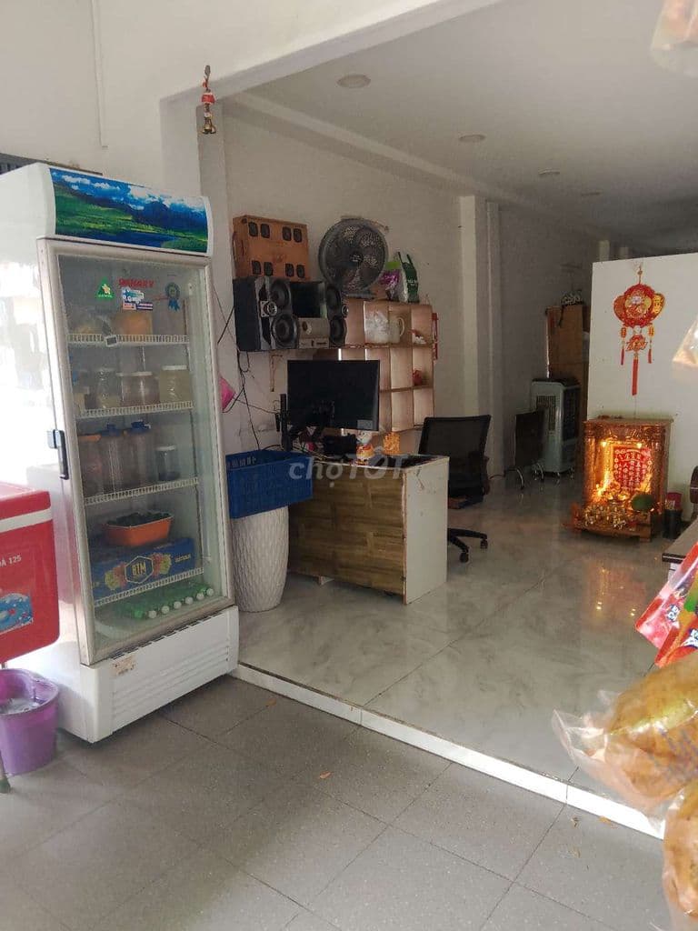 nhà mặt tiền