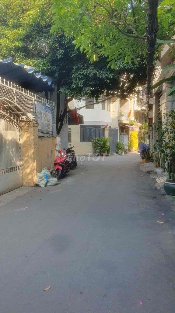 Trần Bình Trọng Bình Thạnh sát hẻm xe hơi 58m2 giá chỉ 4,7 tỷ. Nhà cấp