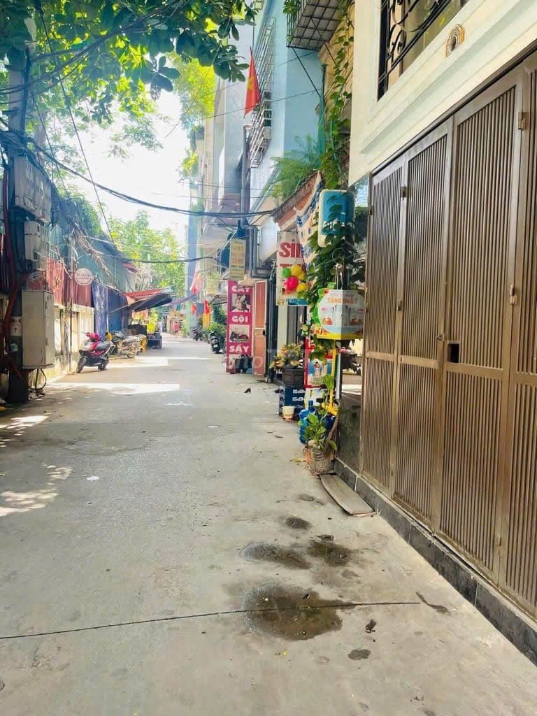 Nhà đẹp Hoàng Mai 35m² x 5 tầng,– dân xây chắc chán, ngõ rộng