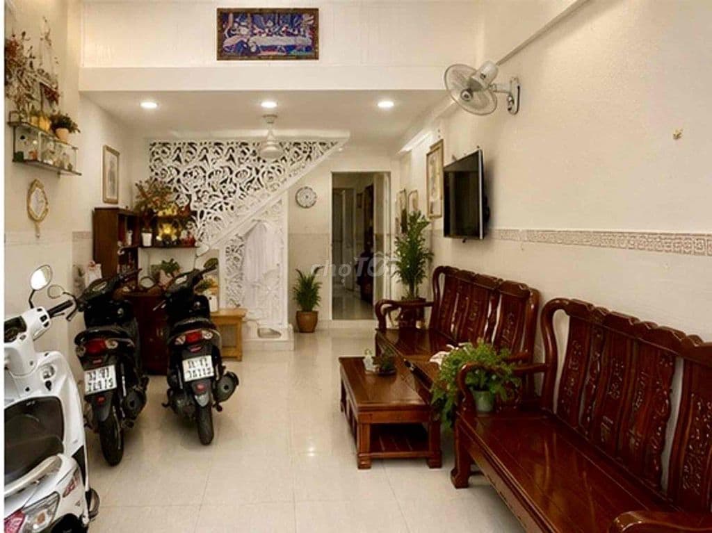 VIP TÂN SƠN NHÌ - 4 x 16m, 3 TẦNG - 6 PHÒNG NGỦ - 5 tỷ 6 - Ảnh 3