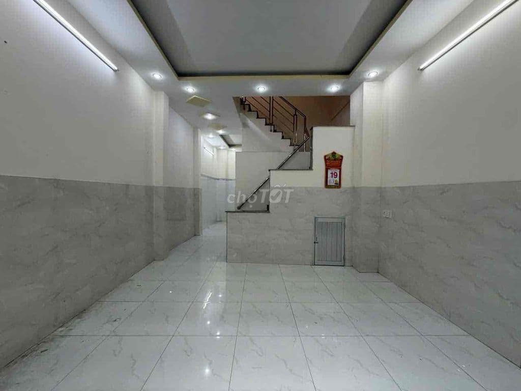 Chính Chủ bán nhà 686/17/24 CMT8 4x12 3 tầng , xe hơi vào nhà - Ảnh 3