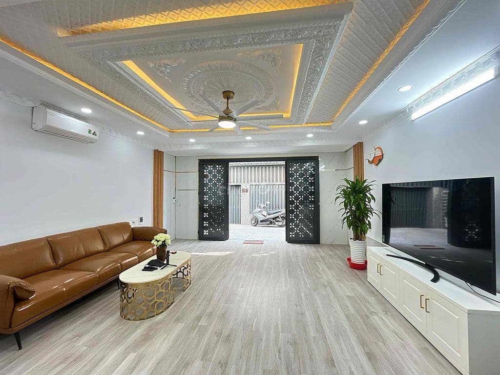 Ngang lớn 5.5x10 3Tầng 4pn full nội thất Huỳnh Tấn Phát Nhà Bè giá 5.2