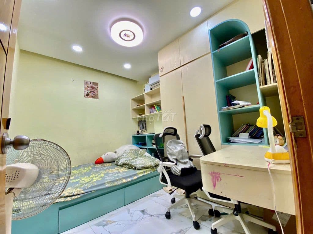 Mặt tiền kinh doanh Cầm Bá Thước 4 tầng 5 phòng, sổ gửi bank, gấp bán - Ảnh 3