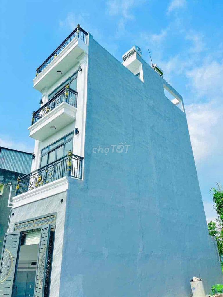 BÁN NHÀ MỚI XÂY - 4 TẦNG - Ngay chợ Long Phước