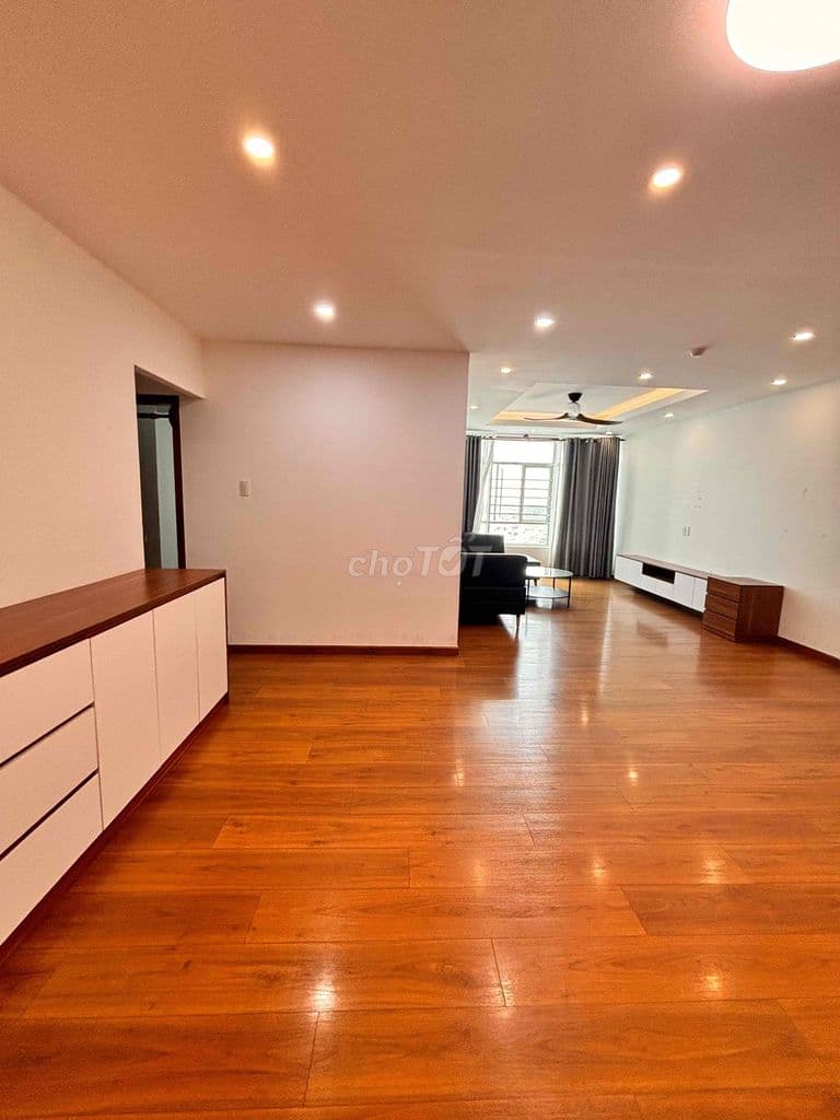 Bán căn hộ Giai Việt Q8 150m2 3 Phòng ngủ sổ hồng ký ngay 6ty450