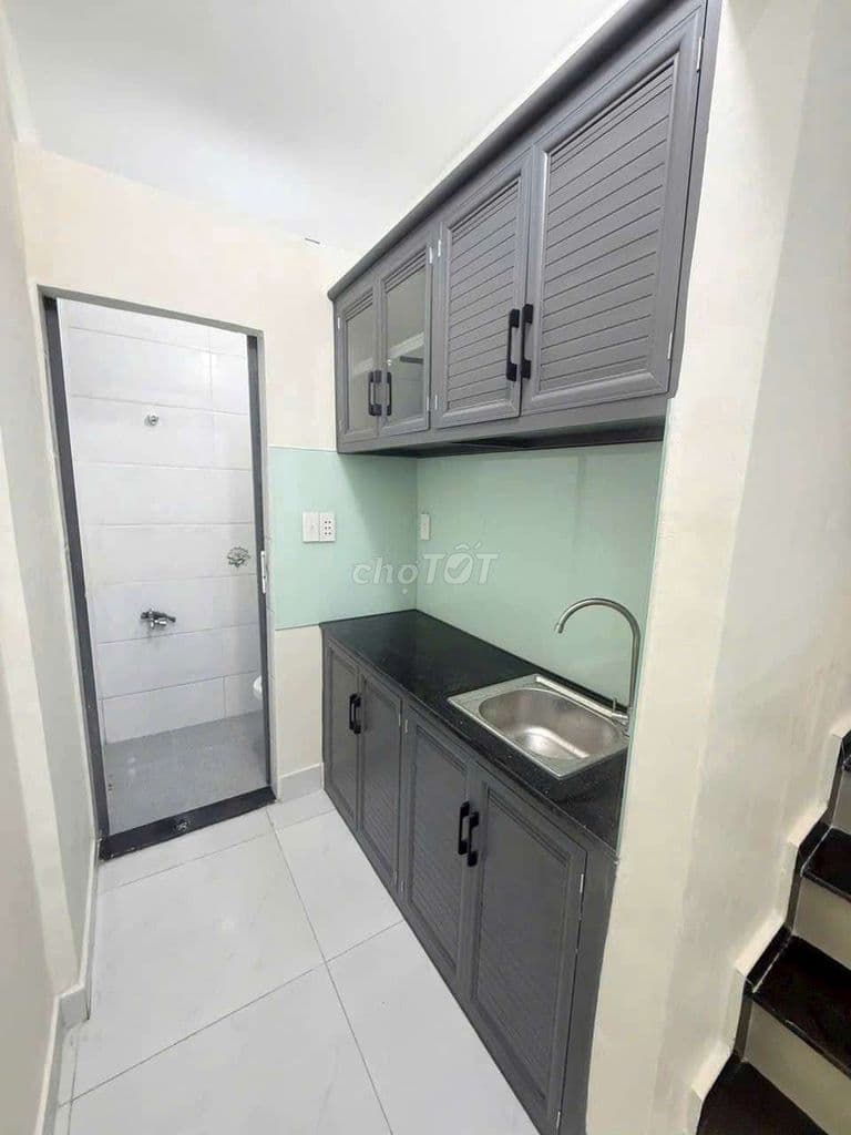 Nhà phố mới 100% ngay MT hẻm 4m .SHR - Ảnh 3