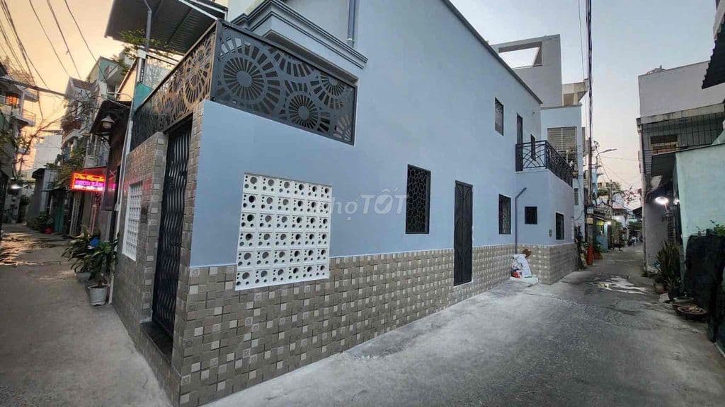 Nhà hẽm thông vừa ở kết hợp mua bán kinh doanh